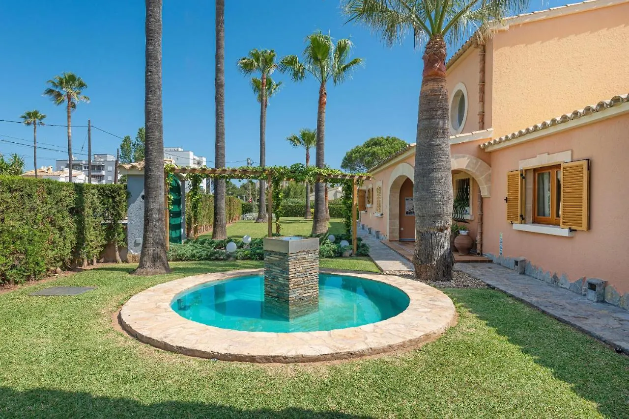 Mulholland Villa Can Picafort  Spanje